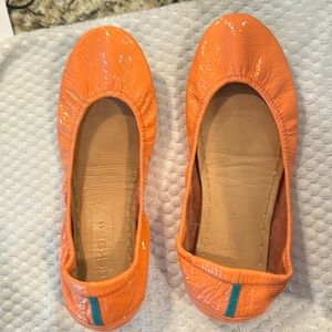 TIEKS CORAL PATENT SIZE 11 - very gently used - maybe worn twice??